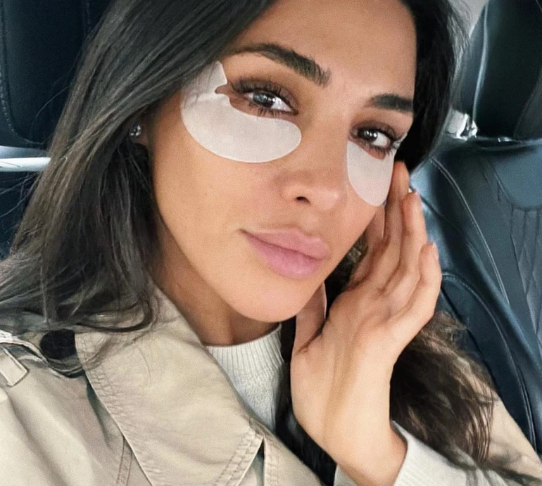 Спорт, обійми з подругами та перша стрижка дочки: Дімопулос показала свій вересень у Києві