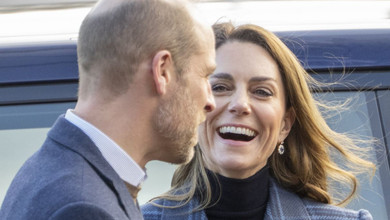 Принц Вільям і Міддлтон у картатому пальтi зазнімкувалися в Шотландії коло ісполінських конячок