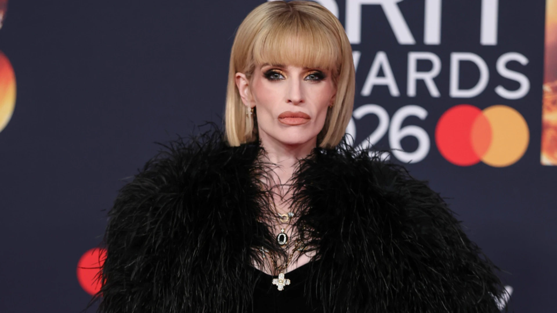 Схуднення на 38 кіло, оземпікові вилиці та зменшення шлунку: що Келлі Осборн робила зі своєю зовнішністю