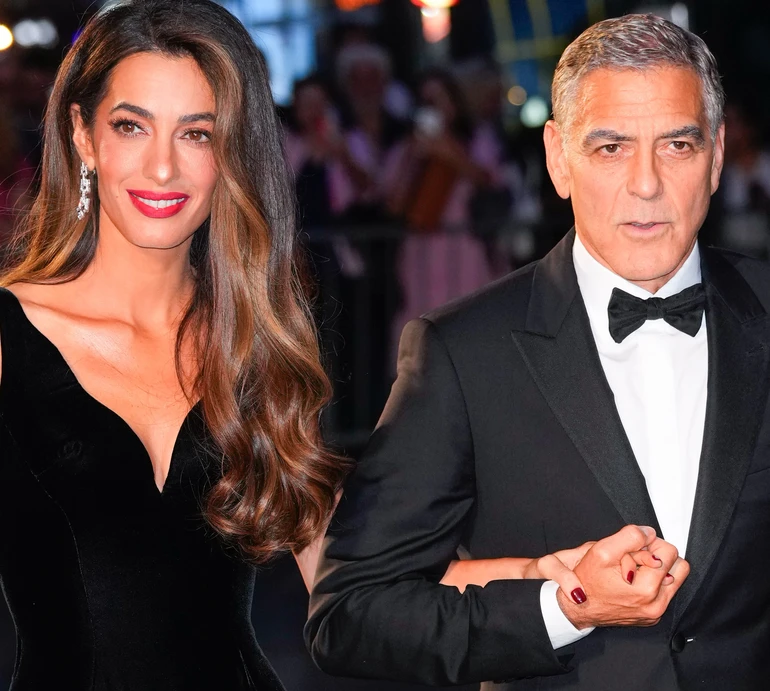 Амаль в оксамиті, Джордж із метеликом: подружжя Клуні вигуляли елегантні луки на благодійному івенті. Фото