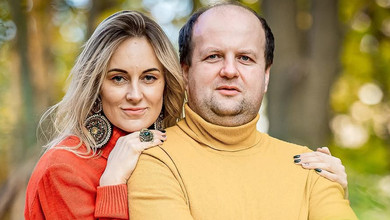 Жінка зі снів, сільське весілля на 500 людей та відсутність сварок: лавсторі Віктора Бронюка і його дружини