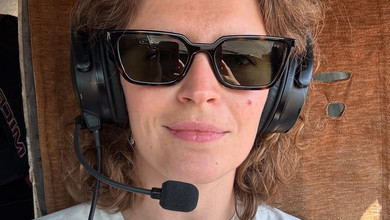 Жінка ульот: Гузема на презентації своєї колекції вразила піруетами за кермом літака в небі