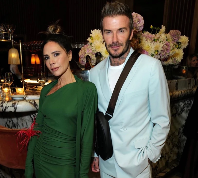 Варто пишатися: Бекхем із синами зворушливо привітав Вікторію з 50-річчям. Відео