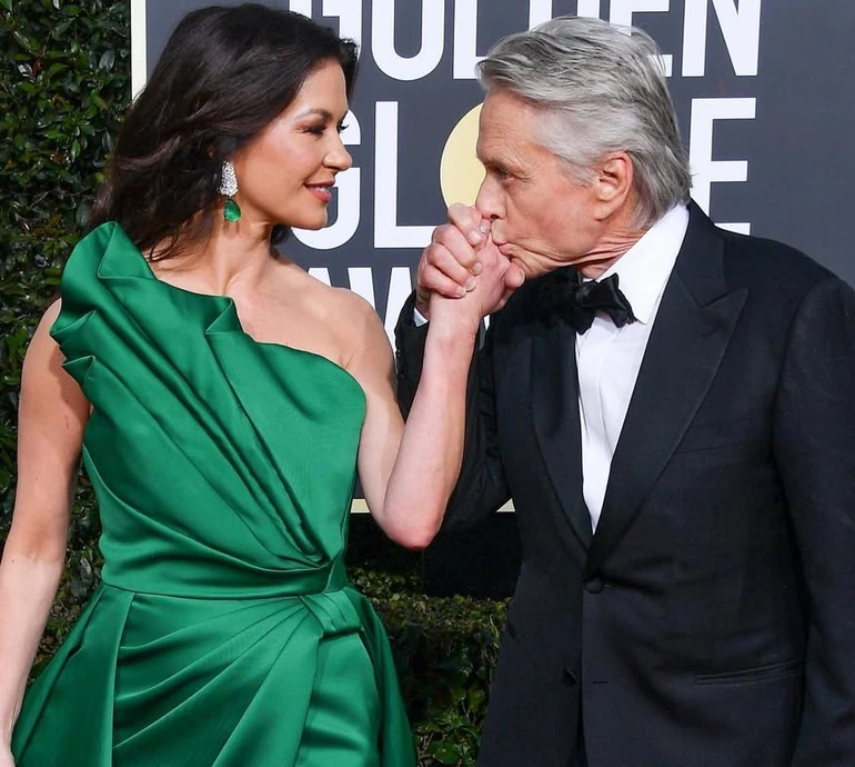 Дуглас на 25-річчя сина заявив, що ним пишається, а Зета-Джонс показала його кумедні дитячі фото