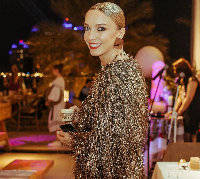 Сяюча Фролова з нагоди 46-річчя побажала собі залишатися дитиною і розставити грьобані пріоритети