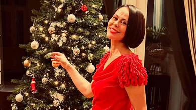 Ексдружина Кличка та їхні троє дітей у бридких светрах показалися разом на рідкісному фото