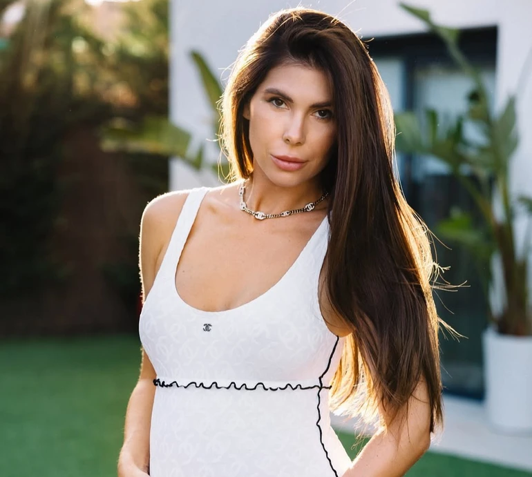 Неймовірна любов: дружина Реброва поділилася ніжним фото новонародженого сина і пригадала свою вагітність