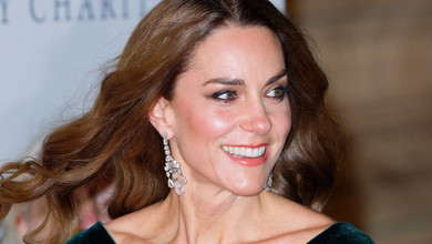 У смарагдовому оксамиті та старовинних прикрасах: принцеса Вельська з чоловіком відвідала виступ Королівського вар'єте