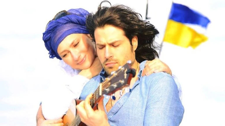 Не намагається бути зручною: Аксельрод про те, за що він любить Мозгову і як поставився до камінгауту її доньки