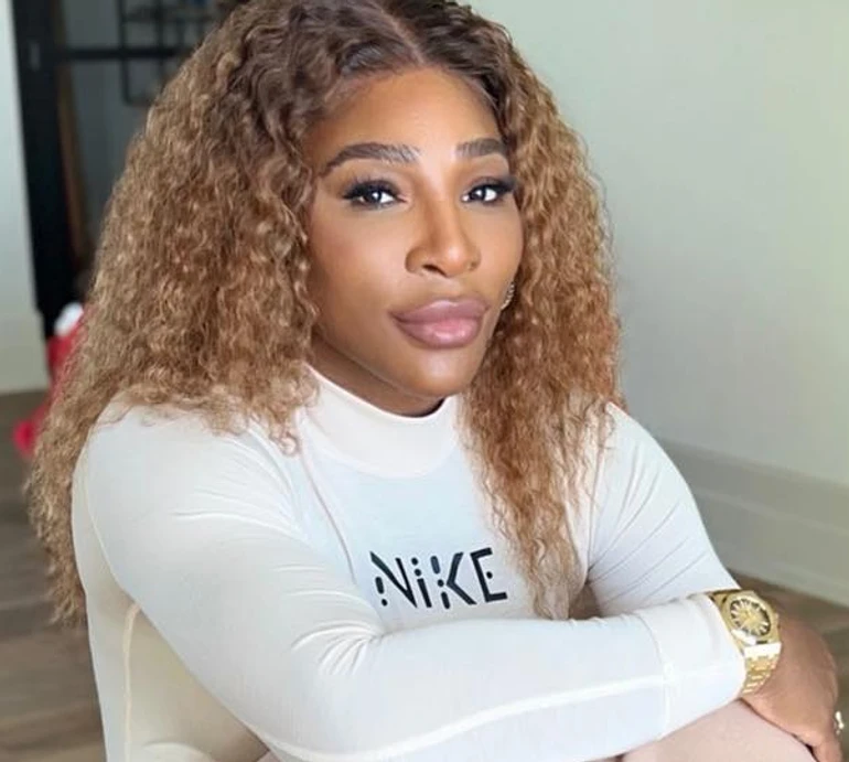 Г'юстоне, у нас проблеми: Серена Вільямс за 5 місяців після пологів показала, як намагалася влізти у спідницю