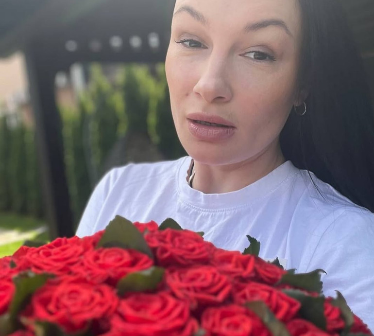 Все! Мама пішла плакати!: Приходько помилувалася дочкою-випускницею. Фото