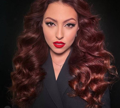 Без меблів і багато срачу: донька Полякової показала, куди вони з чоловіком з'їхали від його батьків