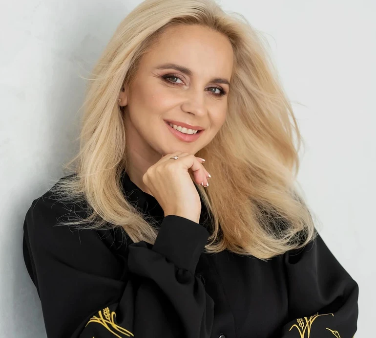 Безмежно люблю: Ребрик звернулася до майбутнього батька своєї третьої дитини