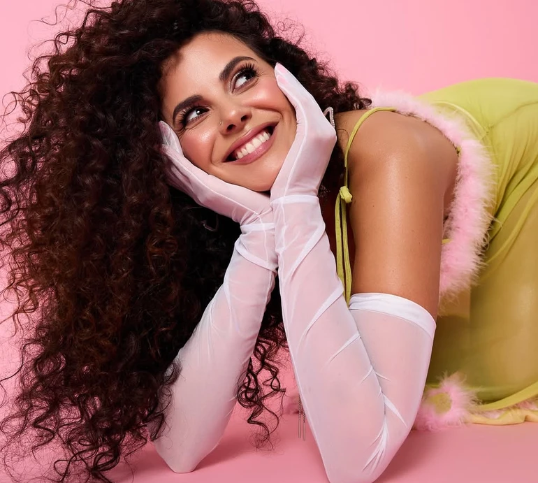 Каменських у лосинах показала доказ свого тренування на балконі. Фото