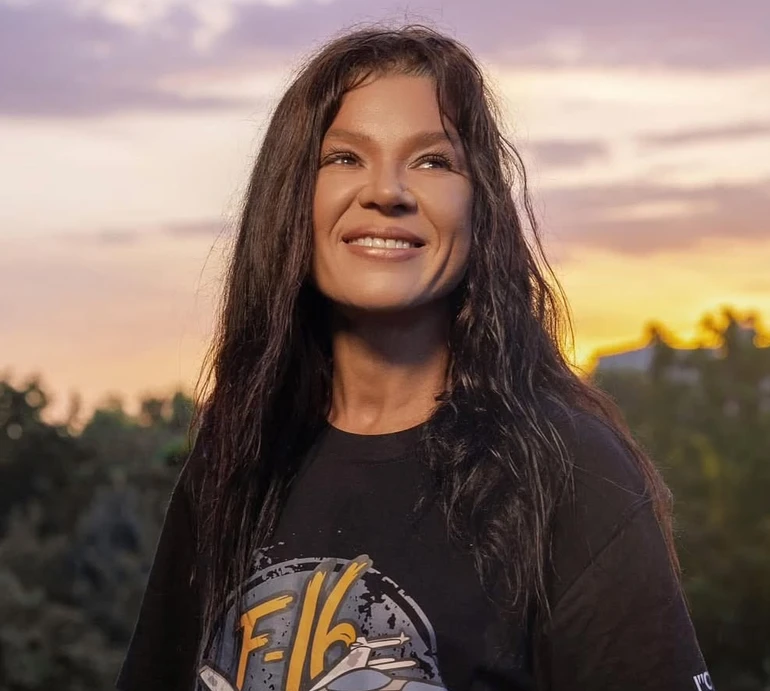 Руслана в майці й шортах вразила м'язами під час денс-воркауту