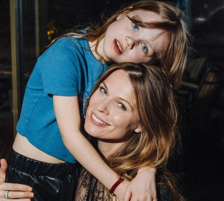 Тебе можна назвати дивом: Фреймут щемливо привітала молодшу дочку з 8-річчям