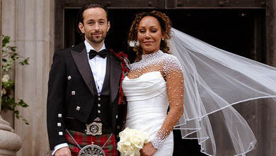 50-річна Мел Бі зі Spice Girls у декольтованій сукні влаштувала друге весілля з коханим у Марракеші. Фото