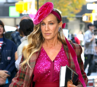 Кінець епохи Керрі Бредшоу: 16 культових образів найвідомішої модниці телебачення, яка йде з екранів. ФОТО