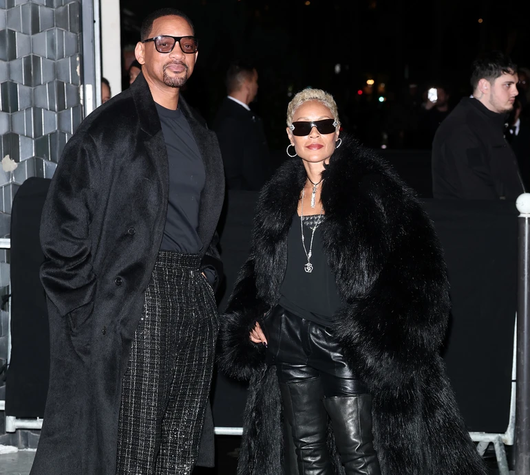 Чорне хутро, твід і шипи: Вілл Сміт з дружиною вигуляли ефектний фемілі-лук на модний показ сина в Парижі. Фото