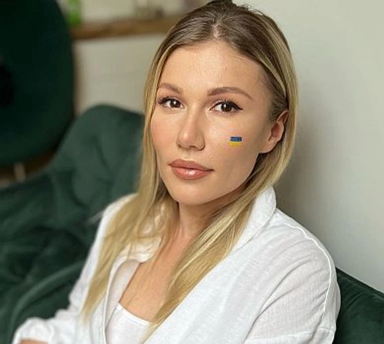 Серце билося шалено: Alena Omargalieva заспівала гімн України перед боєм Усика з Дюбуа. ВІДЕО