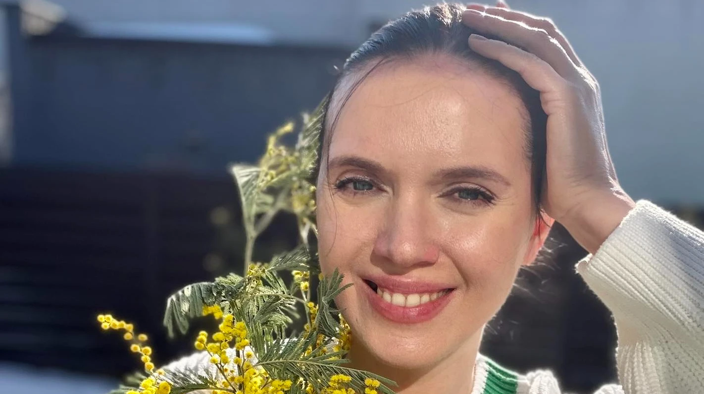 Cоколова з букетом мімози зустріла свої 42: Як ніколи рада, що минулий рік мого життя нарешті закінчився