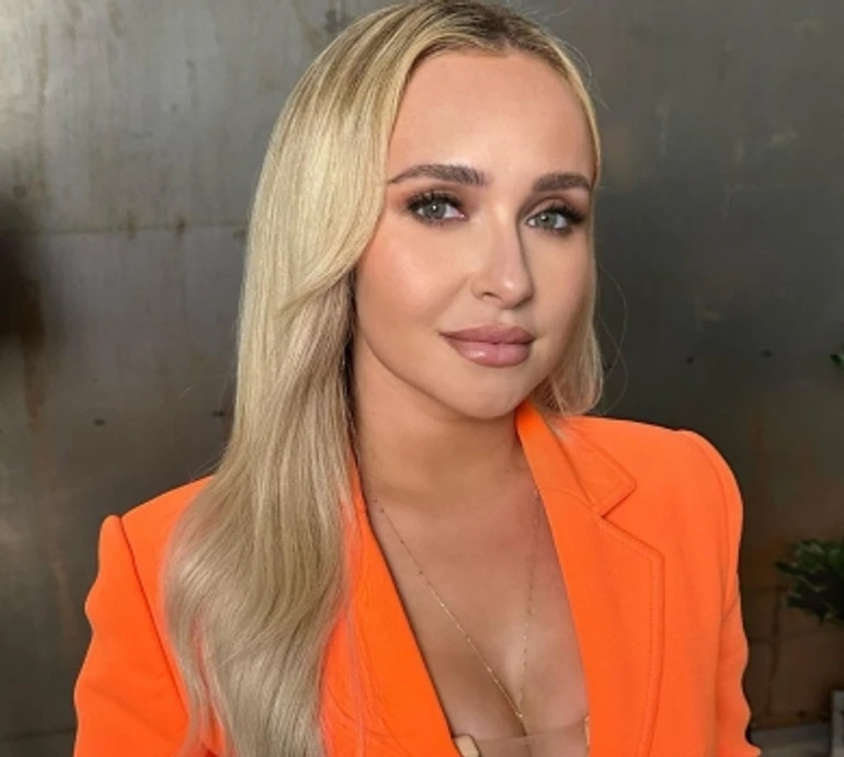 Жінка-зефірка: екснаречена Кличка показалася з новим кольором волосся. ФОТО 