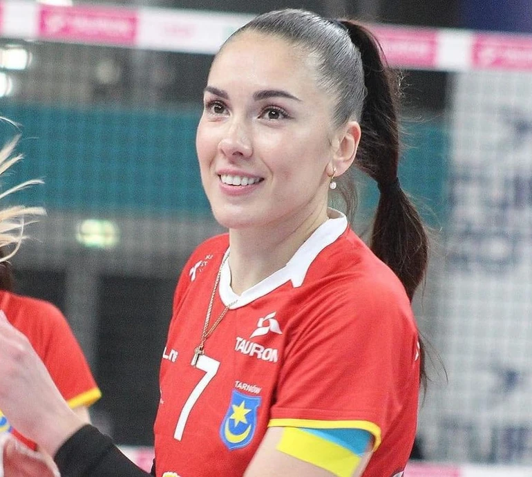 Чемпіонка з волейболу Герасимова перетворилася на культову хоррор-персонажку. ФОТО