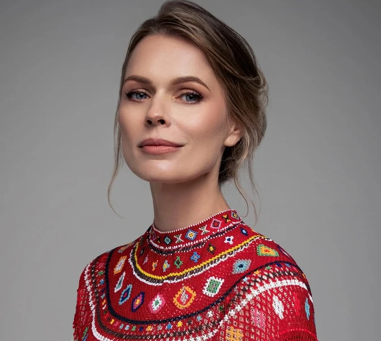 Фреймут з молодшими дітьми на Великдень зазнімкувалися з її бабусею