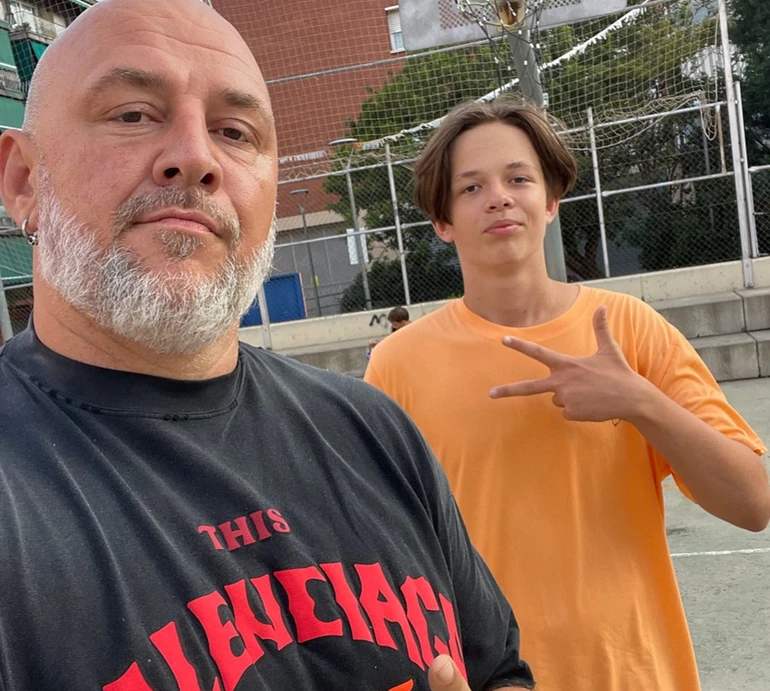 Потап і Горова показалися разом у літаку та заінтригували змінами в житті їхнього сина. Фото