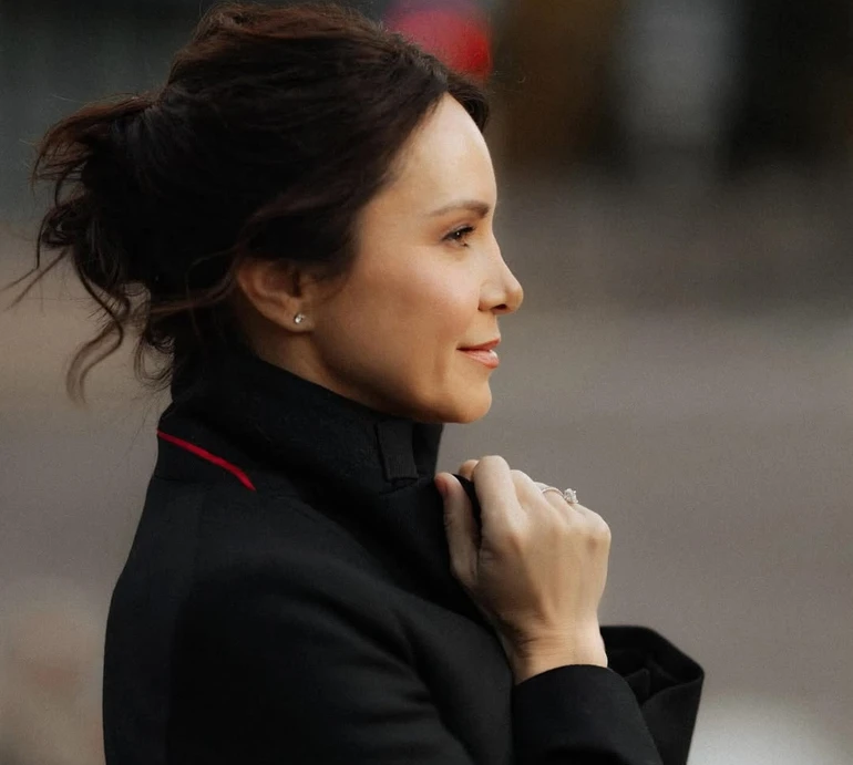 Історія абсолютної любові: Подкопаєва в День усиновлення поділилася фото з сином і доньками