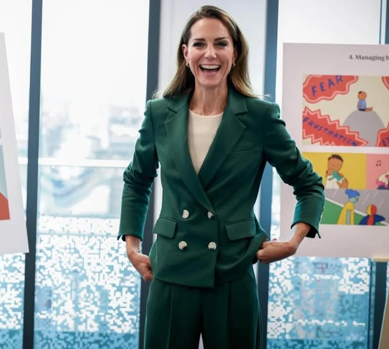 Прогулянка у в'язниці, вечірка в казармах і розваги на острові: принц Вільям і принцеса Кейт згадали 2025-й на небачених фото