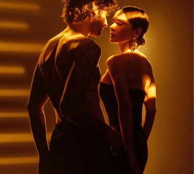 Тваринне почуття: Дантес і Лавренюк влаштували пристрасть в атмосферному кліпі на пісню до еротичного фільму