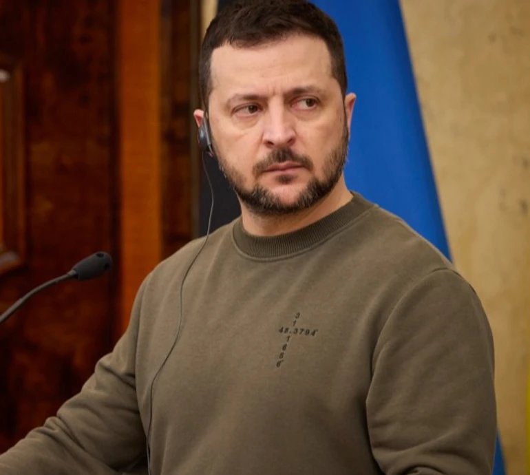 Зеленський у закодованому світшоті зустрівся з прем'єркою Естонії в жовто-синьому