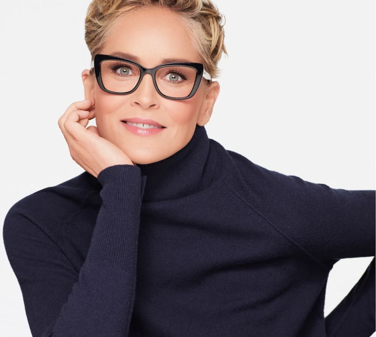 Стоун привітала сина з 24-річчям та показал його в різні періоди життя