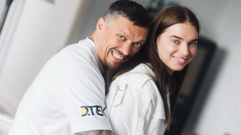 Моя душа, моя сила: Усик щемко привітав дружину з 38-річчям