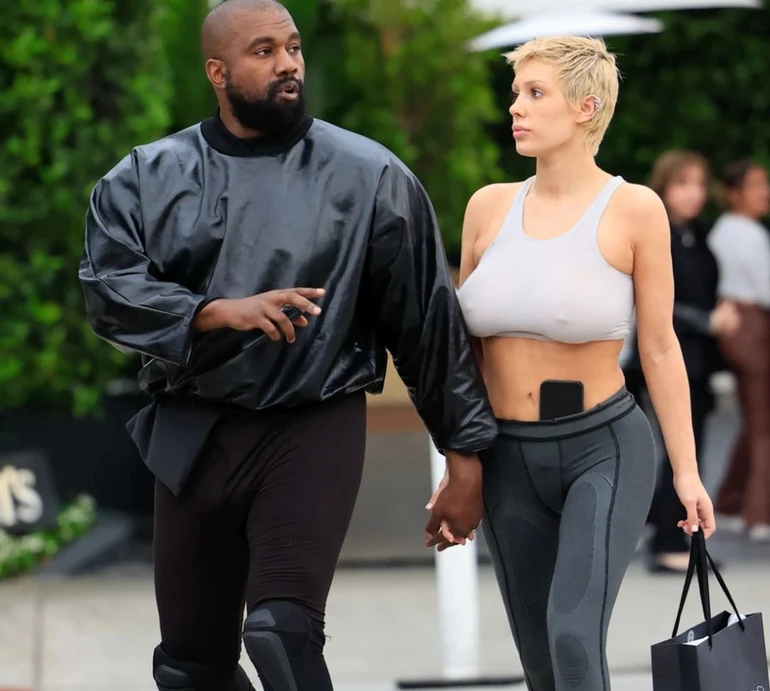 Вона у пастці: інсайдер заявив, що Вест забороняє дружині користуватися соцмережами