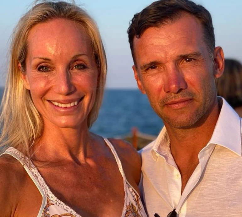 Так сильно тебе люблю: Шевченко та Пазік архівними фото привітали одне одного з 20-ю річницею шлюбу