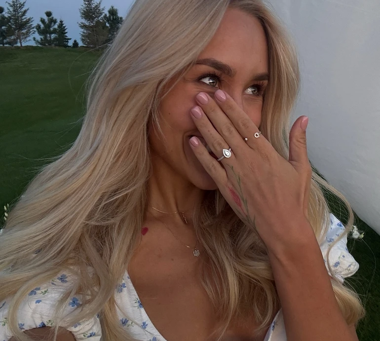 Тисяча разів так: Квіткова і Бражко заручилися. Фото