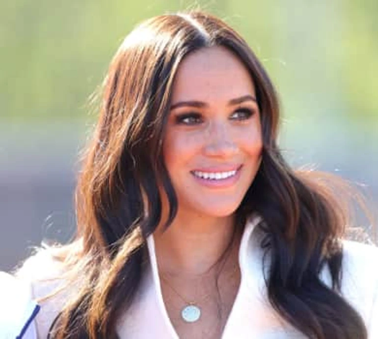 Усміхнена Меган Маркл заселфилася з подружками: хто вони 