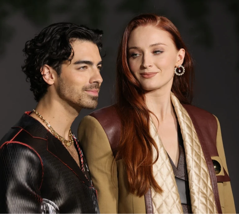 Дуже сучасне рішення: Софі Тернер і Джо Джонас знайшли компроміс щодо опіки над доньками