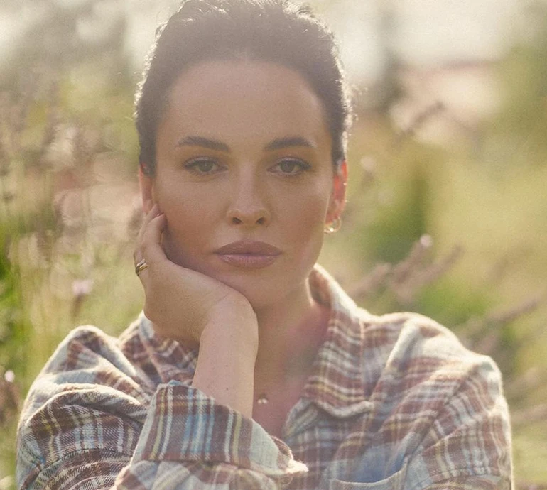 Захистила ще одну дитину: Астаф'єва показала, кого врятувала. Фото