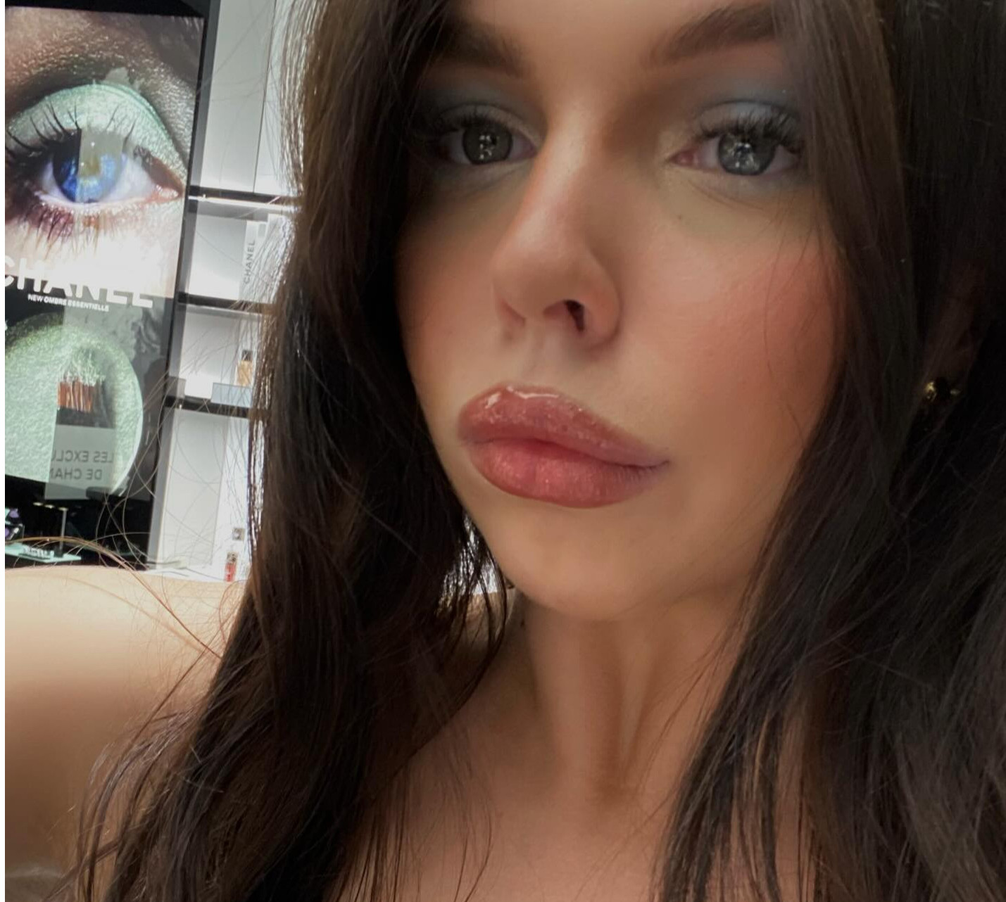 18-річна дочка Фреймут у Лондоні засвітила молодшу сестру та зустрілася з донькою Ніконова. Фото