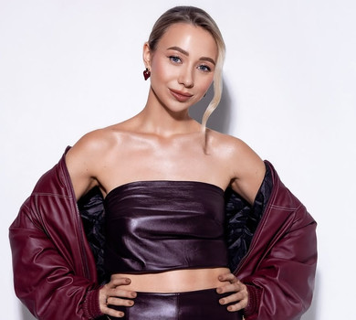 Почала фотошопити своє обличчя: Репяхова розказала про невдалу пластичну операцію