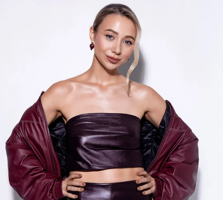 Почала фотошопити своє обличчя: Репяхова розказала про невдалу пластичну операцію