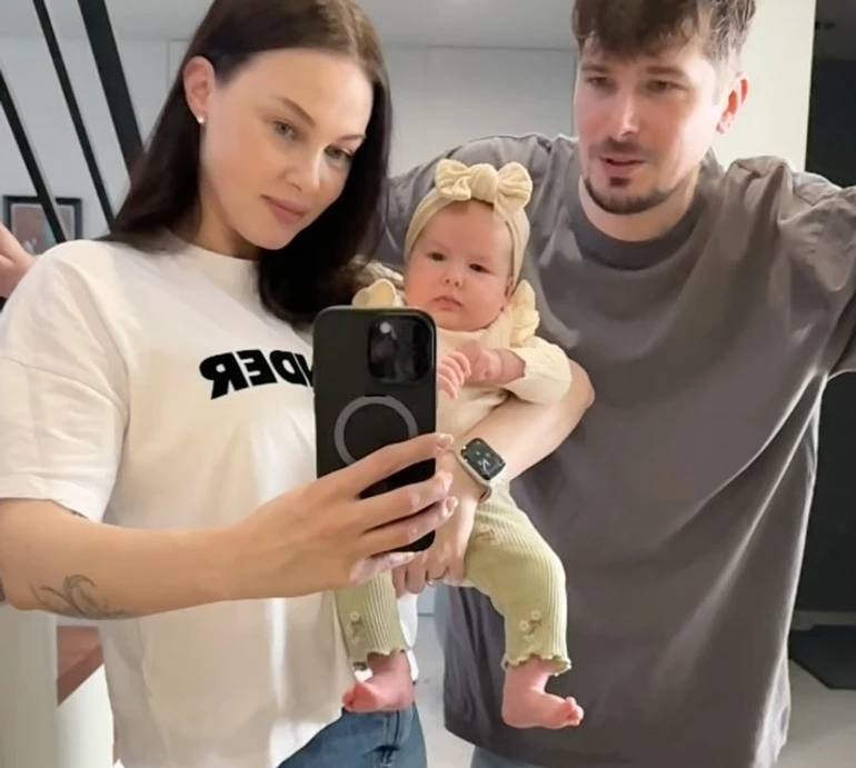 Таткова копія: в мережі милуються 3-місячною донею POSITIFF та Сахневич