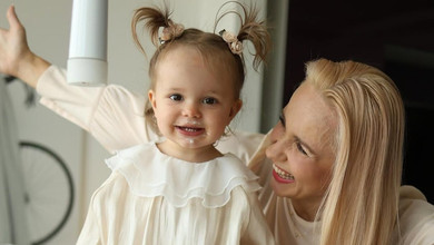 Час летить: Ребрик на честь 1,5-річчя доньки показала її в милому відео з тортиком