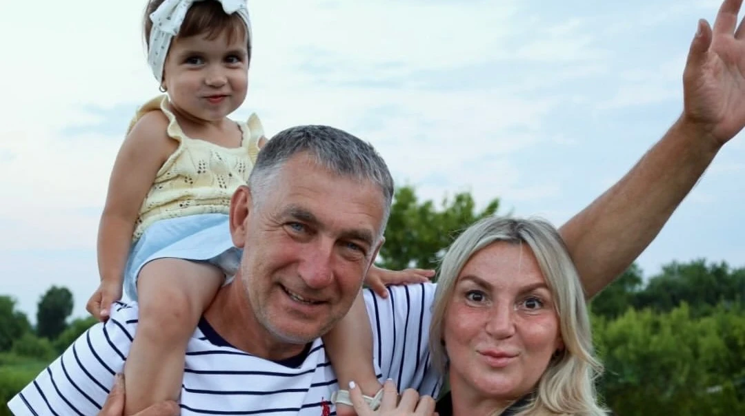 Мама Сердючки Білоконь похвалилася дозвіллям з 2-річною онукою на літніх фото