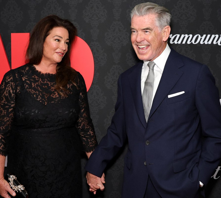 Дружина Броснана в короткій сукенці вразила своїм схудненням. Фото