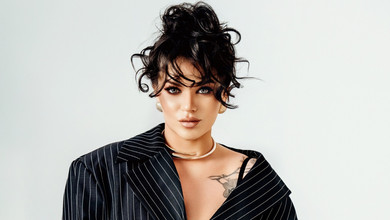 Вау-сукня, влучні аксесуари і beauty-мінімум: cтилістка порадила, що взяти з собою у відпустку. Фото