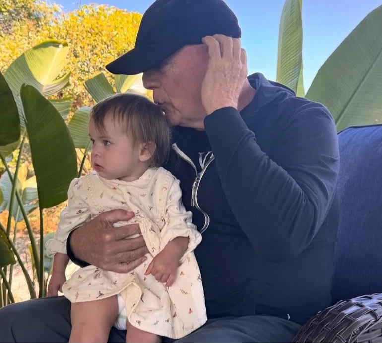 У неї усмішка Брюса: шанувальників розчулили фото 2-річної онучки Вілліса та Мур